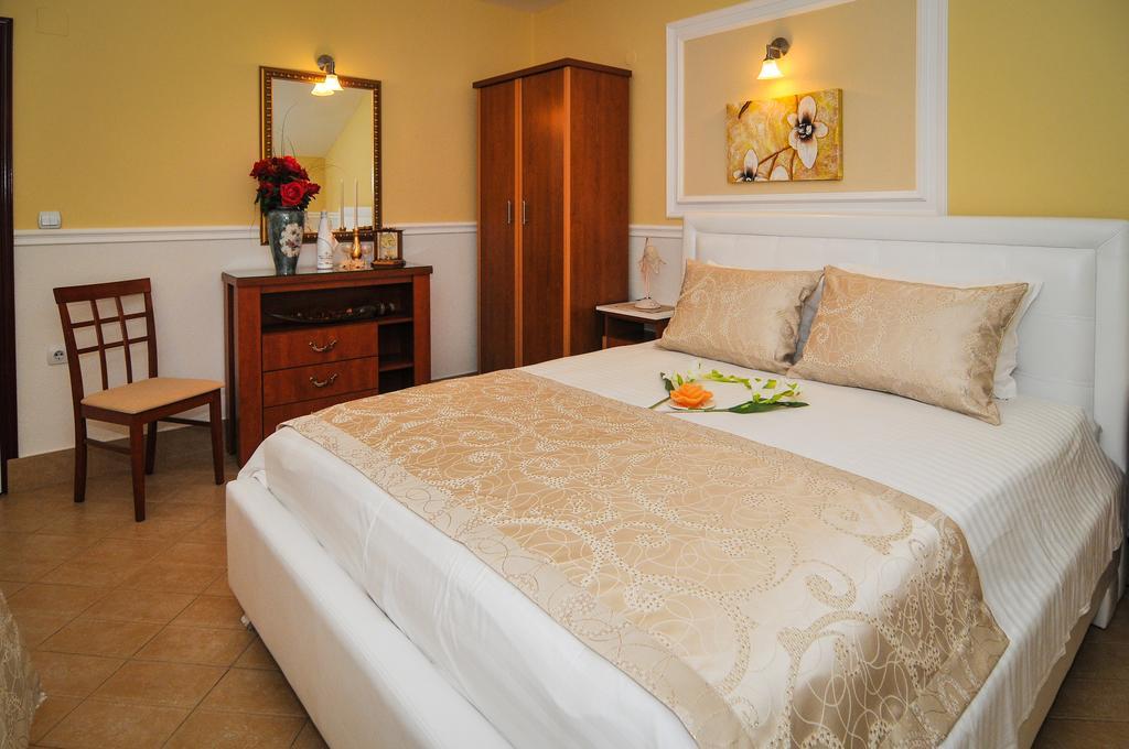 Apartments Scepanovic Tivat Eksteriør billede