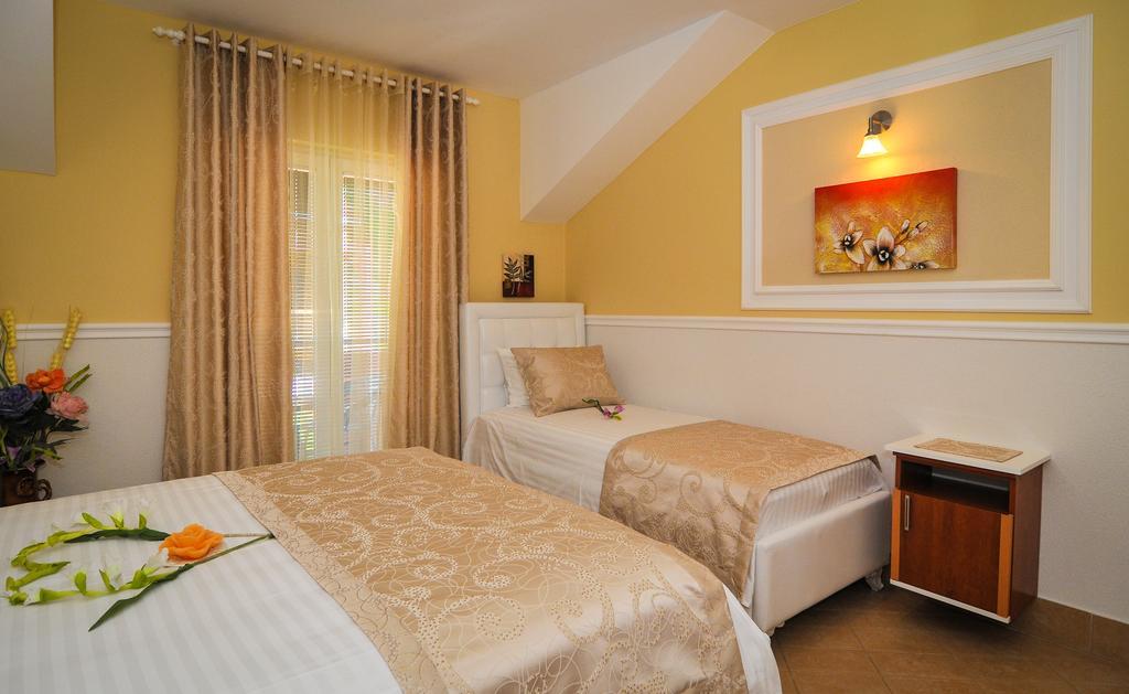 Apartments Scepanovic Tivat Eksteriør billede